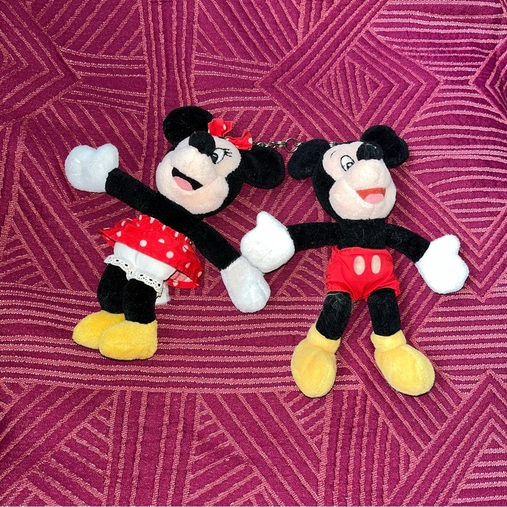 Mickey and Minnie Mouse plush lot chained together 5”